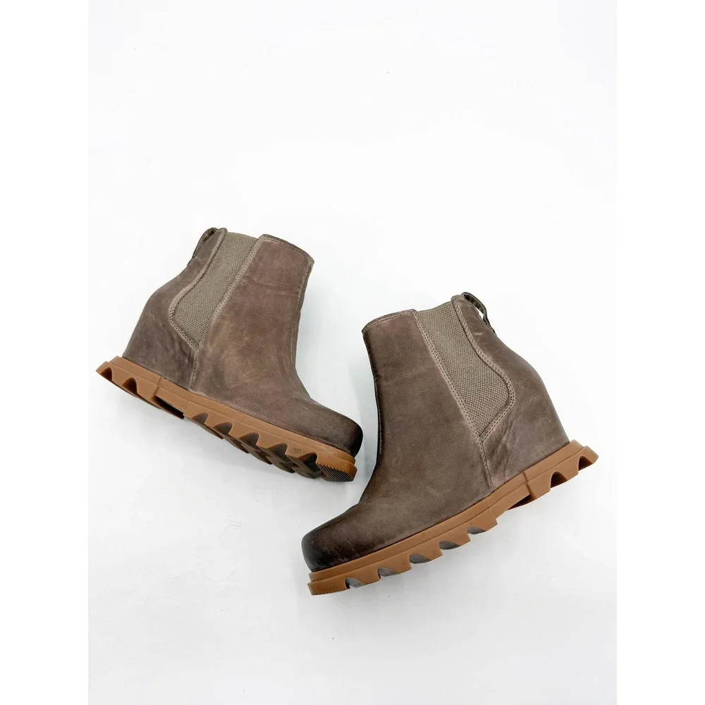 Sorel Joan of Arctic Wedge III Chelsea Boots Brown Leather NL4356-264 Womens 6